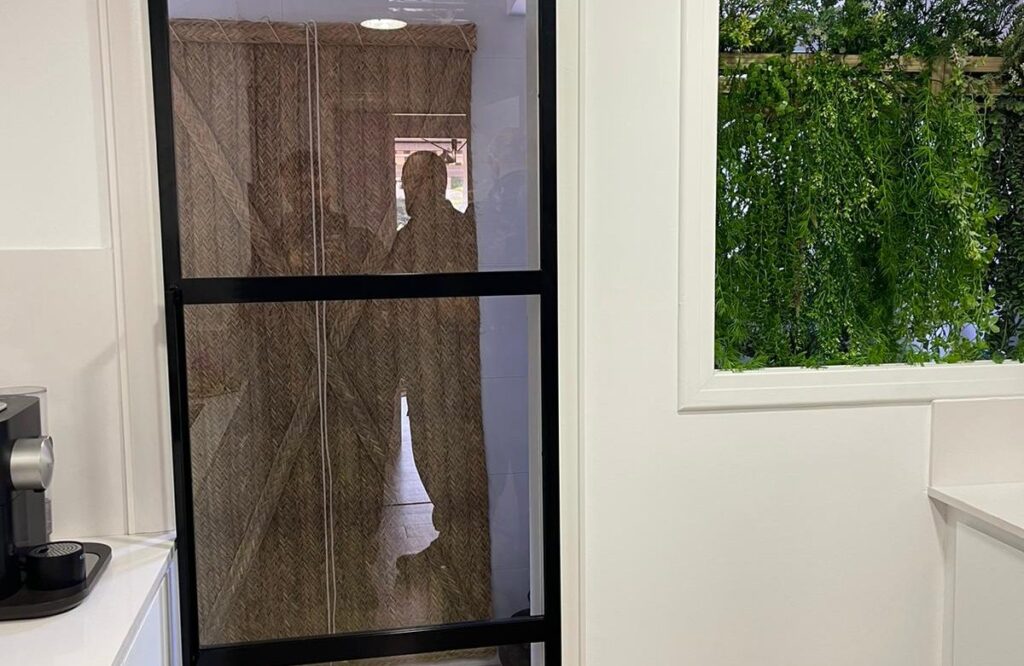 © Herrero Barcelona Tamar Cañete 689 56 71 73 puertas de hierro y cristal barcelona