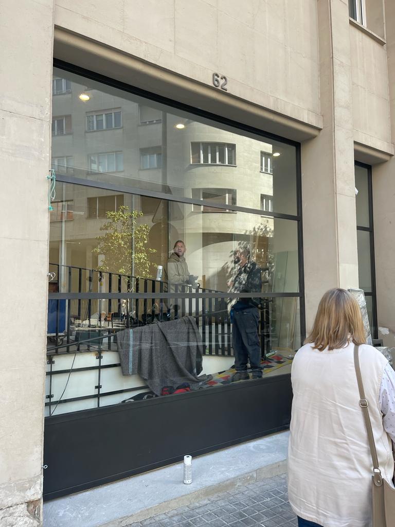 © Herrero Barcelona Tamar Cañete 689 56 71 73 ventanas y escaparates de hierro y cristal