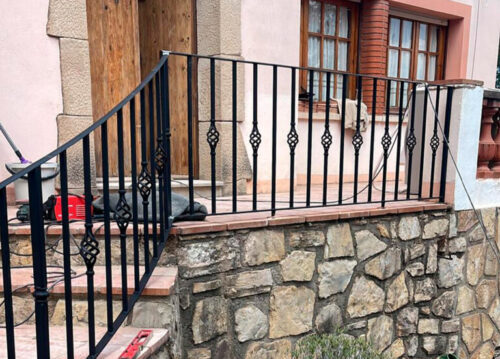 Barandillas metálicas hecho a mano por el herrero de Barcelona Tamar Cañete
